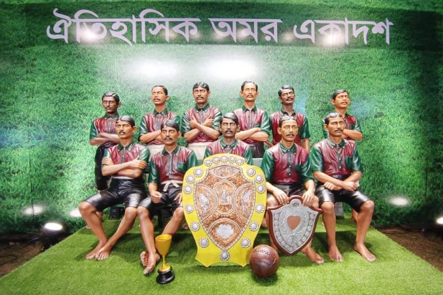 অমর একাদশের মূর্তি।