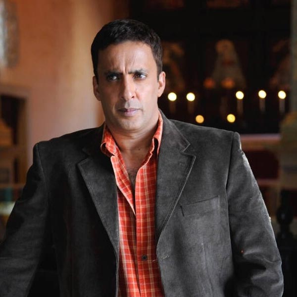 বড় পর্দায় অভিনয়ের সুযোগ না পেলে টেলিভিশনের দিকে ঝুঁকতে শুরু করেন মামিক। ‘চ্যাম্পিয়ন’, ‘সদমা’, ‘চন্দ্রকান্তা’, ‘যুগ’, ‘ইশশশ… কোয়ি হ্যায়’, ‘ভিকরাল অওর গবরাল’, ‘শাকা লাকা বুম বুম’, ‘কুসুম’, ‘ব্ল্যাক’, ‘এজেন্ট রাঘব— ক্রাইম ব্রাঞ্চ’-এর মতো একাধিক হিন্দি ধারাবাহিকে অভিনয় করেন তিনি।