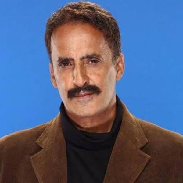 ২০০০ সালে মুক্তিপ্রাপ্ত ‘কয়া কেহনা’ ছবিতে অনুপম খের এবং প্রীতি জ়িন্টার মতো বলি তারকার সঙ্গে অভিনয়ের সুযোগ পান মামিক। ছবিটি মুক্তির পর সফল হলেও আলোর রোশনাইয়ের আড়ালেই থেকে যান তিনি।