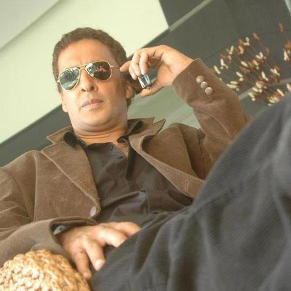 ওয়েব সিরিজ়েও ছোটখাটো চরিত্রে অভিনয়ের সুযোগ পান মামিক। ‘রঙ্গমঞ্চ’ এবং ‘স্ক্যাম ১৯৯২— দ্য হরশদ মেহতা স্টোরি’ নামের দু’টি ওয়েব সিরিজ়ে অভিনয় করেন তিনি।