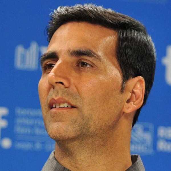 ২০২১ সালে মুক্তিপ্রাপ্ত ‘বেল বটম’ ছবিতে অক্ষয় কুমারের সঙ্গে অভিনয়ের সুযোগ পান মামিক। অক্ষয়ের সঙ্গে এই ছবিতে অভিনয় করেছিলেন বাণী কপূর, লারা দত্ত এবং হুমা কুরেশি। এই ছবিতেও খুব একটা গুরুত্বপূর্ণ চরিত্রে দেখা যায়নি মামিককে। ‘বেল বটম’ ছবিতে অভিনয়ের পর আর বড় পর্দায় দেখা মেলেনি অভিনেতার।