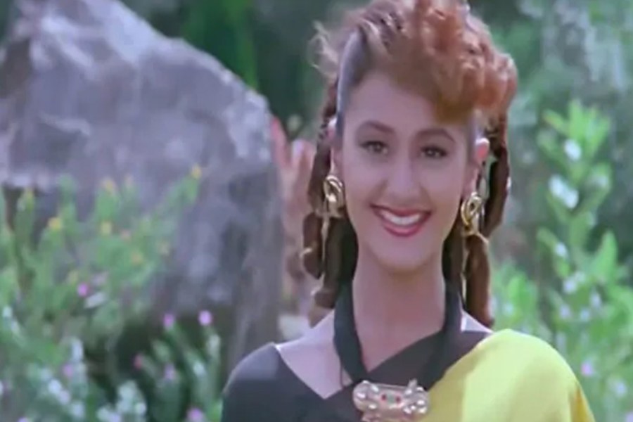 ১৯৭৭ সালের ৫ জানুয়ারি মহারাষ্ট্রের মুম্বইয়ে জন্ম পূজার। ছোটবেলা থেকে সিনেমা দেখতে ভালবাসতেন তিনি। নিজের কেরিয়ার গড়তে চেয়েছিলেন অভিনেত্রী হিসাবে। 