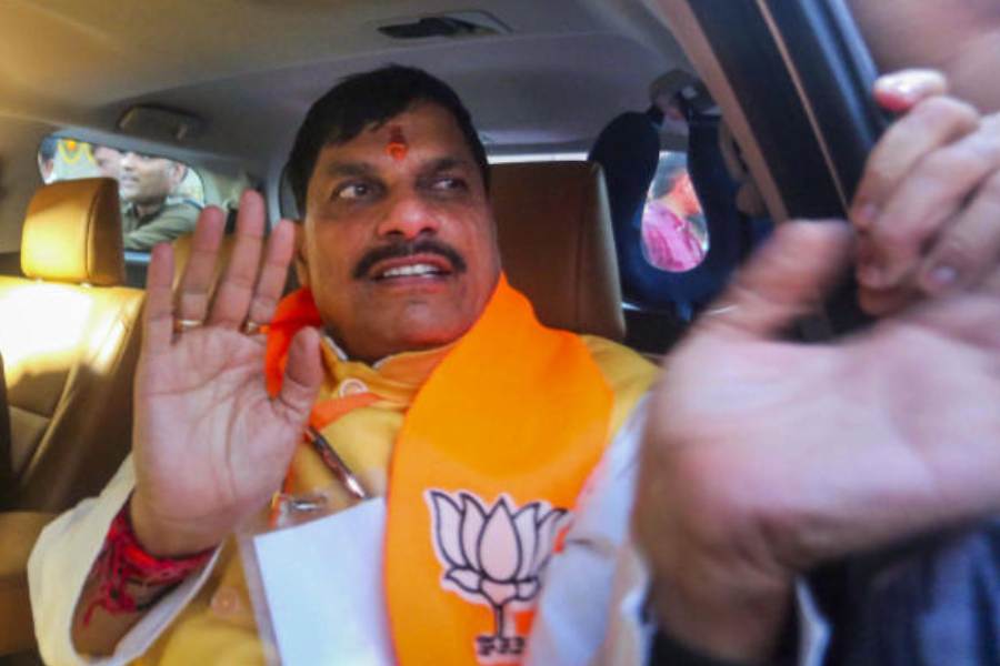 ৫০ জন ভোটারের মধ্যে মাত্র পাঁচ জনের সমর্থন পেয়েছেন তিনি। সংস্থার প্রাক্তন সভাপতি এবং বিজেপি সাংসদ ব্রিজভূষণ শরণ সিংহ সমর্থিত প্রার্থী ছিলেন মোহন।