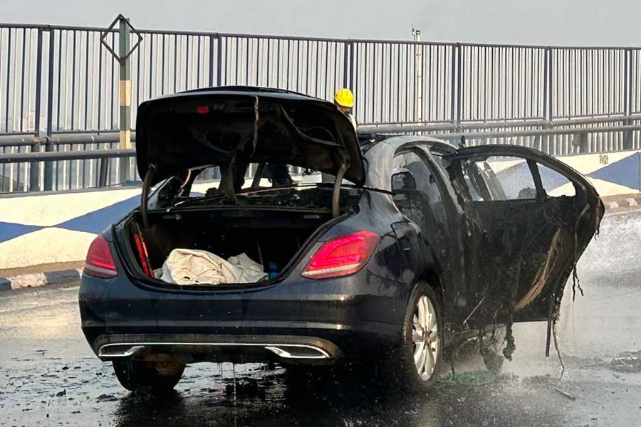 Image of the mercedes benz car