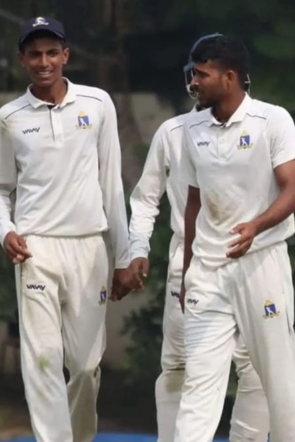 প্রিয়াংশুর স্বপ্ন, ক্রিকেটার হয়ে মা, বাবা ও দাদাকে ভাল বাড়িতে রাখবেন।  কোচবিহার ট্রফিতে বাংলার অনূর্ধ্ব-১৯ দলের হয়ে পাঁচ ম্যাচে পেয়েছেন ২৯ উইকেট।   