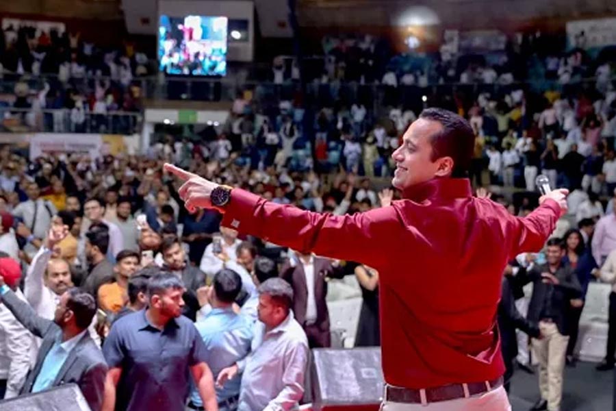 All you need to know about motivational speaker and youtuber Vivek Bindra, accused of domestic violence