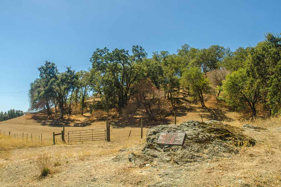 অন্য একটি কারণেও কুখ্যাতি ছড়িয়ে পড়ে আমেরিকার দ্বীপের। দ্বৈত লড়াই (ডুয়েল)-এর আয়োজন করা হত এই দ্বীপে। মিসৌরি এবং ইলিনয়, দুই রাজ্যেই দ্বৈত লড়াই ছিল বেআইনি।