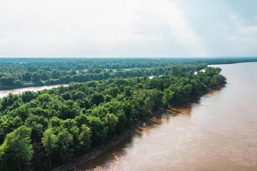 বহু বার দ্বৈত লড়াই হয়েছে মিসিসিপির দ্বীপে। কিন্তু মিসৌরি রাজ্যের দিকে মিসিসিপি নদী পলি জমিয়ে দ্বীপের আয়তন বৃদ্ধি পেলেও ইলিনয় রাজ্যের দিকে দ্বীপপুঞ্জ ধীরে ধীরে ডুবে যেতে থাকে। ১৮৩৭ সালে রবার্ট ইলি নামে এক ইঞ্জিনিয়ার দ্বীপে দু’টি আল কাটানোর ব্যবস্থা করেন। ইলিনয় রাজ্যের মূল ভূখণ্ডের সঙ্গে দ্বীপের একটি অংশ যুক্ত করা হয়।