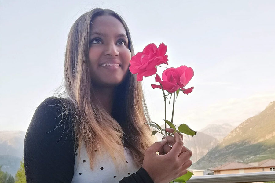 সংবাদ সংস্থা সূত্রে খবর, জন্মের পর প্রায় এক বছর মুম্বইয়ের ‘মিশনারিজ় অফ চ্যারিটি’র ভিলে পার্লে এলাকার শাখায় থেকেছিলেন বিদ্যা।