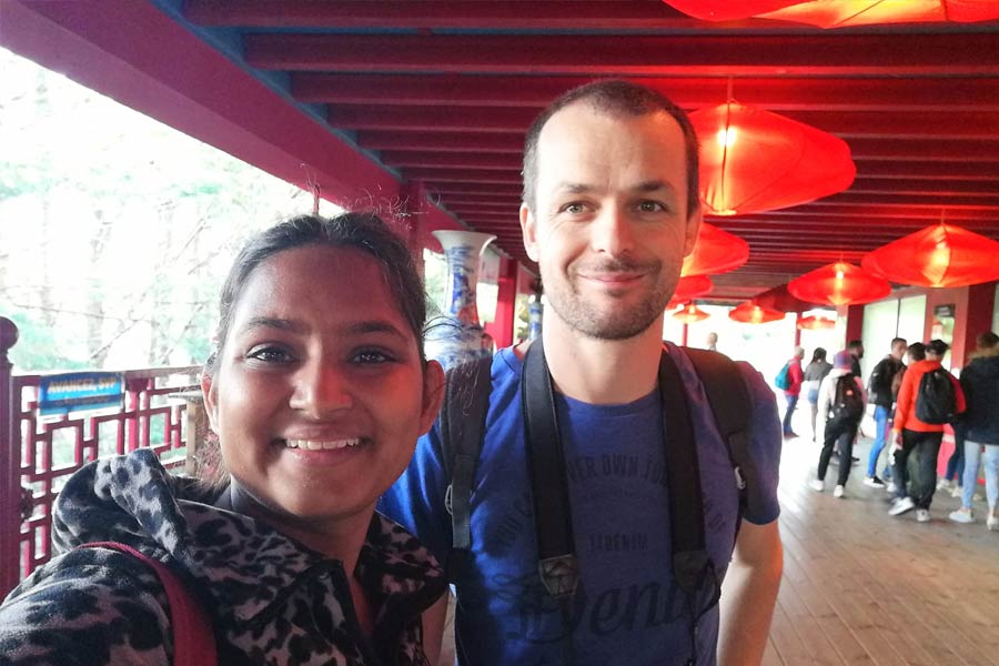 মাকে খুঁজে পেতে মুম্বইয়ের এক আইনজীবীর সাহায্য নেন বিদ্যা। তবে ১০ বছর ধরে সন্ধান চালানোর পরেও মায়ের খোঁজ পাননি তিনি।