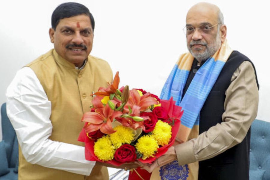 ইস্তাহারের কথা রাখতে গিয়ে কার্যত মাথায় হাত মোহন সরকারের। মধ্যপ্রদেশে ক্ষমতায় এসেই ধার চাইতে হল রিজার্ভ ব্যাঙ্কের কাছে।