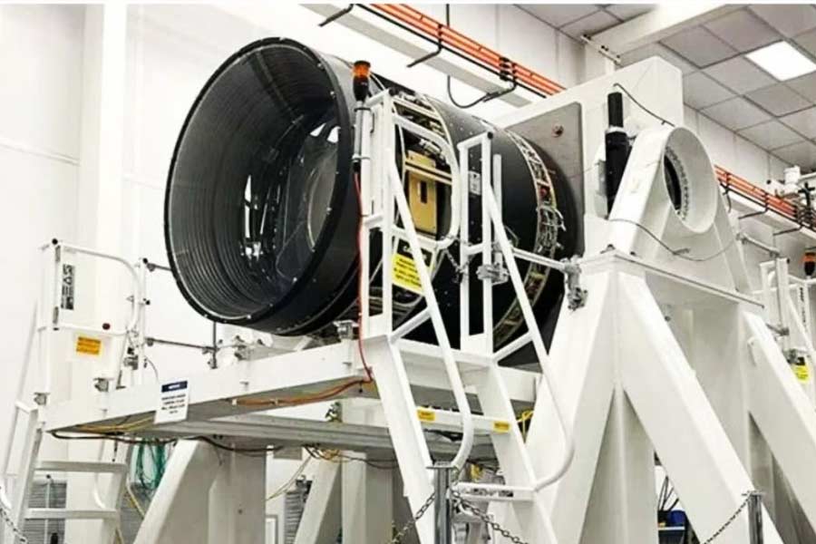 লার্জ সিনোপটিক সার্ভে টেলিস্কোপ (এলএসএসটি) ডিজিটাল ক্যামেরাটি বিশ্বের সর্ববৃহৎ ক্যামেরা হিসাবে পরিচিতি পেয়েছে। আমেরিকার এসএলএসি ন্যাশনাল অ্যাক্সিলেটর ল্যাবরেটরিতে এই ক্যামেরাটি তৈরি হয়েছে।