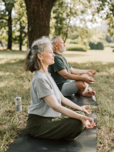 Simple breathing exercises helps you to fight against stress and anxiety in winter dgtl