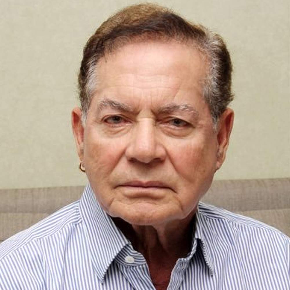 বলিপাড়া সূত্রে খবর, তিন ভাইয়ের মোট সম্পত্তির পরিমাণ ৫২৫৯ কোটি টাকা। এই তিন ভাই-ই অভিনয়জগতের সঙ্গে যুক্ত। বলিউডের খান পরিবারের পুত্র তিন জনই।