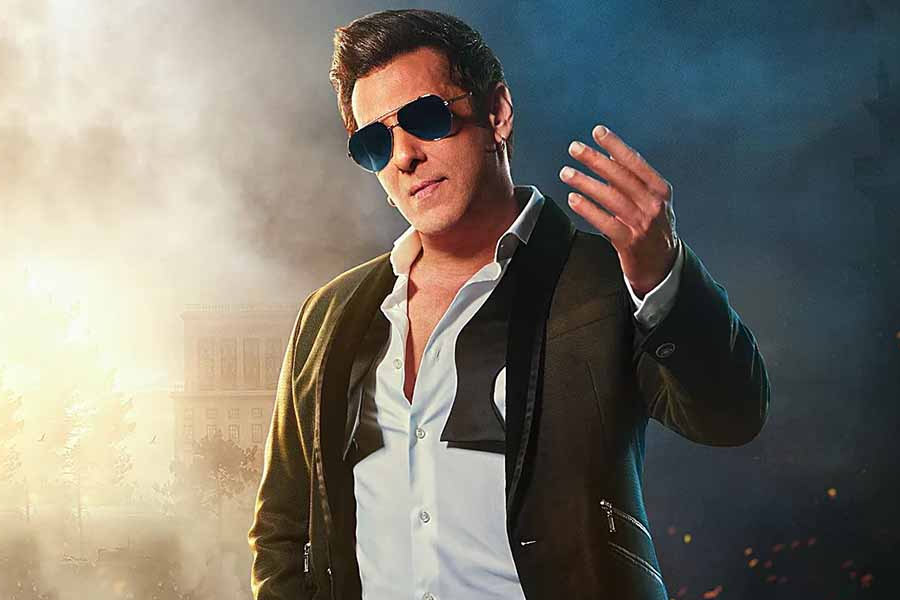 বলিপাড়া সূত্রে খবর, খান পরিবারের যা সম্পত্তি রয়েছে তার ৫০ শতাংশের মালিক সলমন একাই। অভিনেতার মোট সম্পত্তির পরিমাণ ২৯১৬ কোটি টাকা।