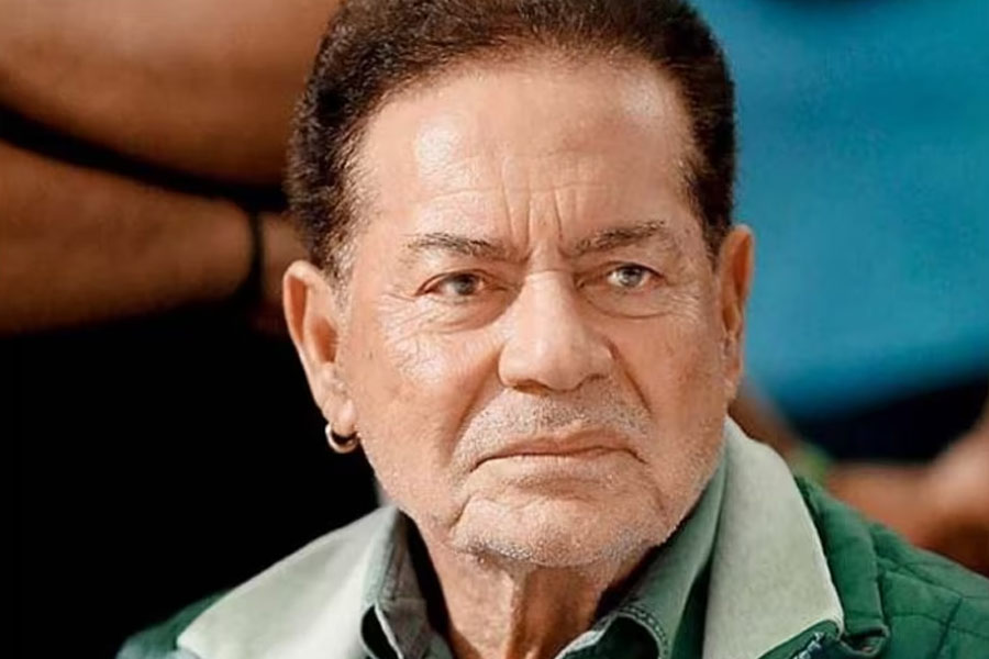 আরবাজ় এবং সোহেলের একত্রে যা সম্পত্তি রয়েছে তার চেয়ে বেশি সম্পত্তি রয়েছে সেলিম খানের।