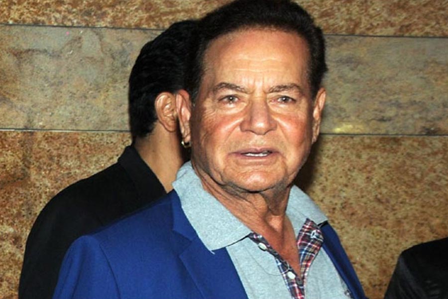 বলিপাড়া সূত্রে খবর, সেলিমের মোট সম্পত্তির পরিমাণ ১০০০ কোটি টাকা।