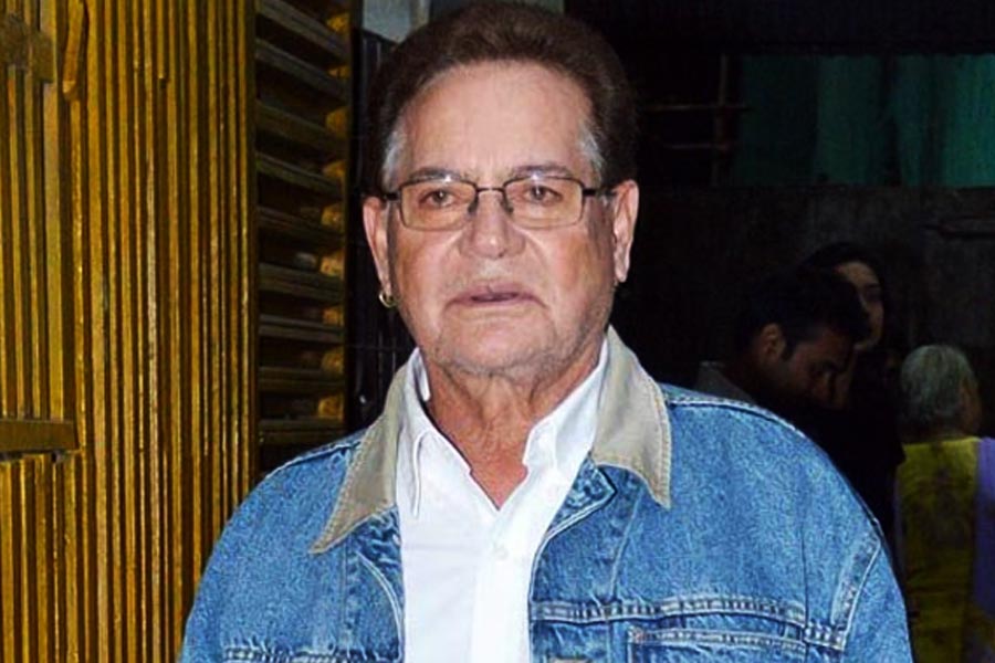 বলিপাড়ার অন্দরমহল সূত্রে জানা যায়, সেলিম তাঁর সম্পত্তির পুরোটাই তাঁর দুই স্ত্রী সালমা খান, হেলেন এবং তাঁর সন্তানদের মধ্যে ভাগ করে দিয়েছেন।