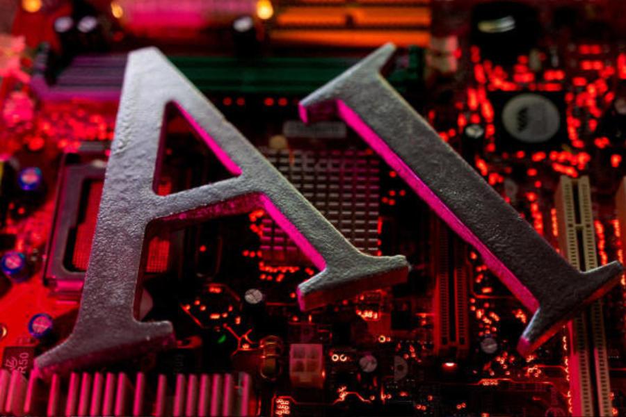 কৃত্রিম মেধা প্রযুক্তিগত ভাবে যত উন্নত হচ্ছে, ‘মেশিন লার্নিং’ কিংবা ‘লার্জ ল্যাঙ্গুয়েজ মডেল’ যত উন্নত হচ্ছে, ততই তার চাহিদা বৃদ্ধি পাচ্ছে। 