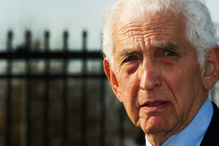 Daniel Ellsberg leaked Pantagon Paper