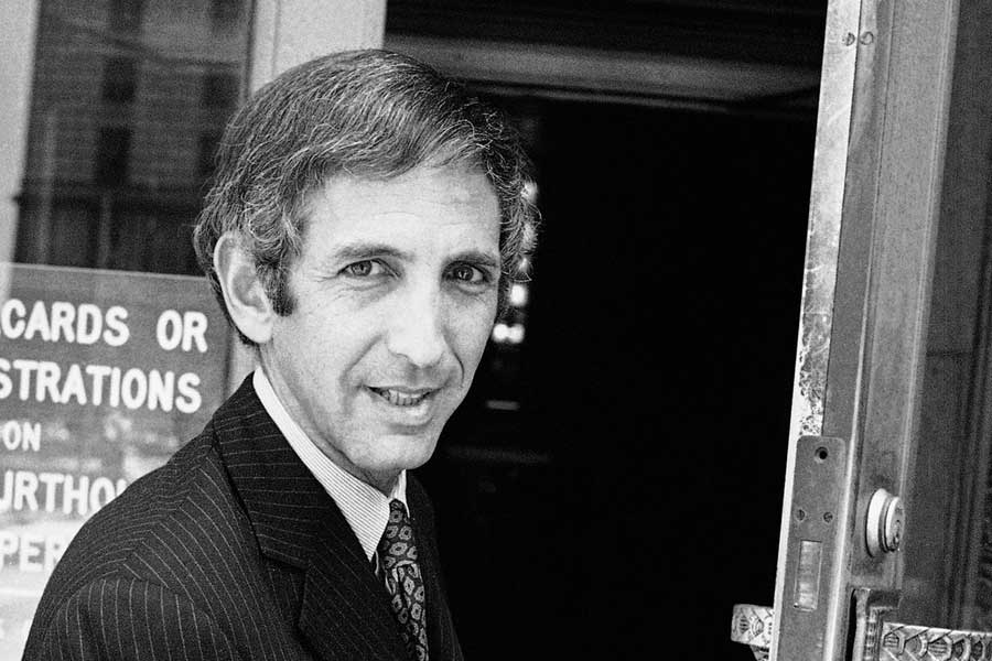 Daniel Ellsberg leaked Pantagon Paper
