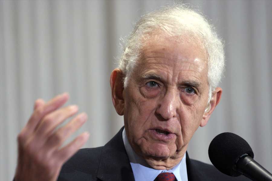 Daniel Ellsberg leaked Pantagon Paper