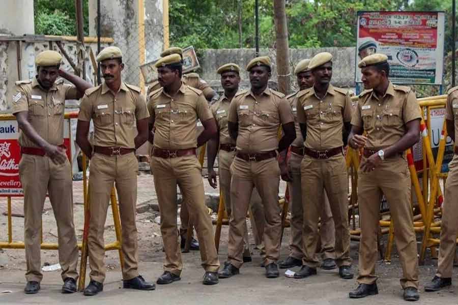 কী ঘটেছিল? ২০২২ সালের ৯ নভেম্বর গ্রেটার চেন্নাই পুলিশের সেন্ট্রাল ক্রাইম ব্রাঞ্চের জালে ধরা পড়েন চন্দ্র।