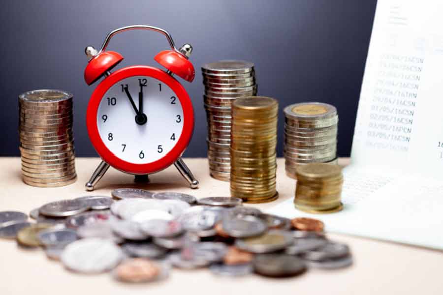 প্রাথমিক তদন্তে জানা যায়, মেয়াদি জমা, ঋণ ও গয়নাতে চড়া সুদের প্রলোভন দেখিয়ে আরও বেশি গ্রাহক জোগাড় করার চেষ্টা করছিল ওই ভুয়ো ব্যাঙ্ক।