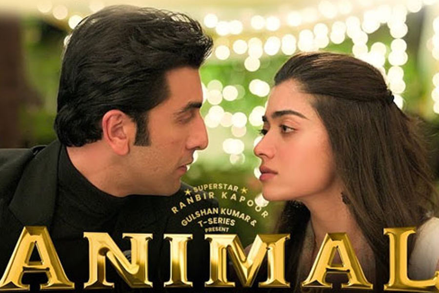 চলতি বছরের ১ ডিসেম্বর সন্দীপ রেড্ডি ভঙ্গার পরিচালনায় প্রেক্ষাগৃহে মুক্তি পায় ‘অ্যানিম্যাল’। এই ছবির মুখ্যচরিত্রে অভিনয় করতে দেখা যায় রণবীর কপূর, রশ্মিকা মন্দনা এবং অনিল কপূরকে।