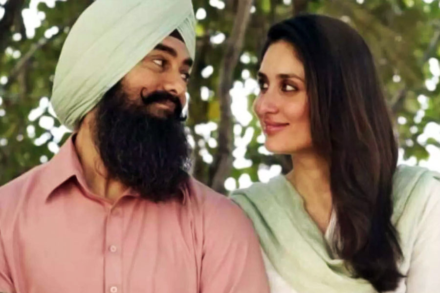 ‘লাল সিংহ চড্ডা’ ছবিতে মুখ্যচরিত্রে অভিনয় করেন আমির খান এবং করিনা কপূর খান। বলিপাড়া সূত্রে খবর, এই ছবির শুটিং চলাকালীন আমিরের বয়স ছিল ৫৭ বছর।