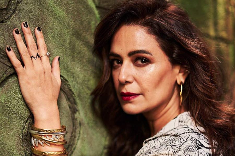 আমিরের চেয়ে ১৭ বছরের ছোট হয়েও ‘লাল সিংহ চড্ডা’ ছবিতে আমিরের মায়ের চরিত্রে অভিনয় করতে দেখা যায় মোনাকে।