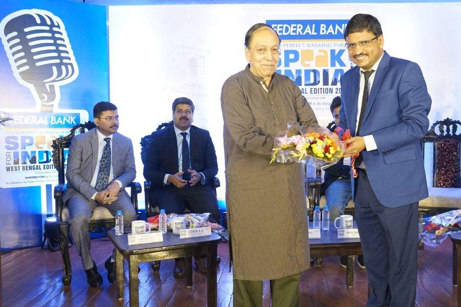 অধ্যাপক সুগত বোস