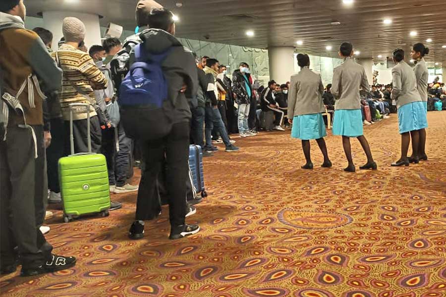 সংবাদ সংস্থা এএফপি একটি সূত্রকে উদ্ধৃত করে জানায়, বিমানের ভারতীয় যাত্রীরা সংযুক্ত আরব আমিরশাহিতে কাজ করতেন। তাঁরা নিকারাগুয়া হয়ে আমেরিকা বা কানাডায় যাওয়ার চেষ্টা করছিলেন।