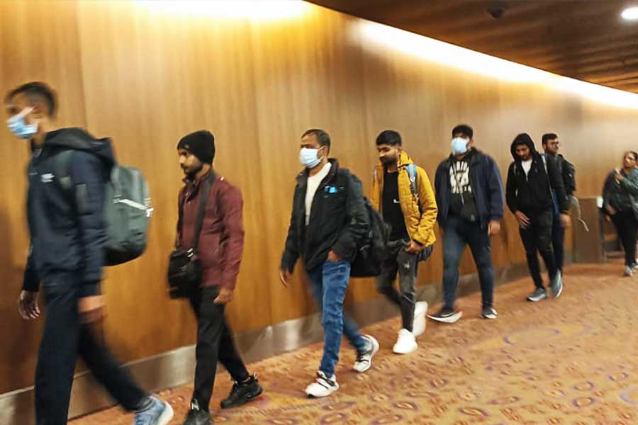 ফ্রান্সের সঙ্গে ভারতের দ্বিপাক্ষিক সম্পর্ক বেশ ভাল। এই পরিস্থিতিতে আর এক বন্ধুরাষ্ট্র ভারতের সঙ্গে সুসম্পর্কের কথা মাথায় রেখেই ফ্রান্স এই নিয়ে বেশি অগ্রসর হবে কি না, তা নিয়ে প্রশ্ন উঠছে।