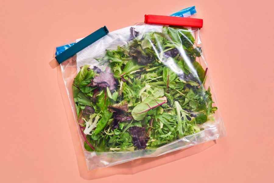 Smart tips to store leafy greens for a week.
