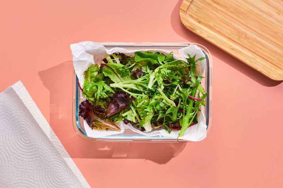Smart tips to store leafy greens for a week.
