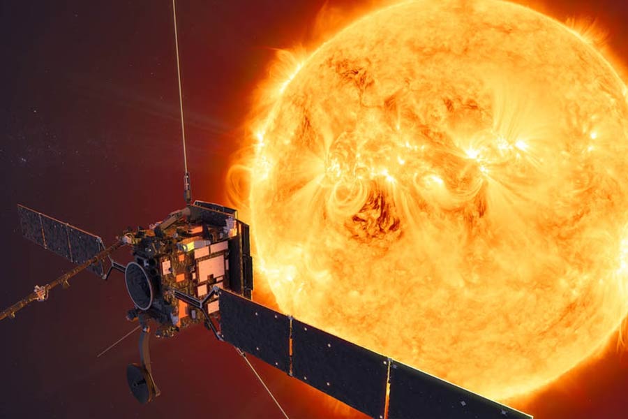 এই পর্বে প্রতি পদে সতর্ক থাকতে হবে ইসরোকে। ইসরোর প্রধান এস সোমানাথ জানিয়েছেন, পৃথিবীকে ঘিরে চার পাক ঘোরার পর সূর্যের অভিমুখে ১৫ লক্ষ কিলোমিটার পথ পেরিয়ে এসেছে আদিত্য এল ওয়ান।