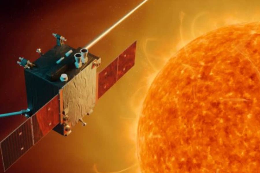 সূর্যের চৌকাঠে দাঁড়ালে সূর্য থেকে ছিটকে আসা বিকিরণে এই সমস্ত যন্ত্র বিকল হওয়ার সম্ভাবনাও থাকবে। তাই সে ব্যাপারেও সতর্ক থাকতে হবে ইসরোকে।