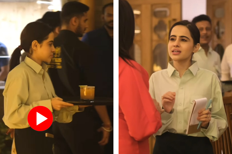 Urfi javed aka Uorfi turns waitress at Mumbai restaurant video viral on internet