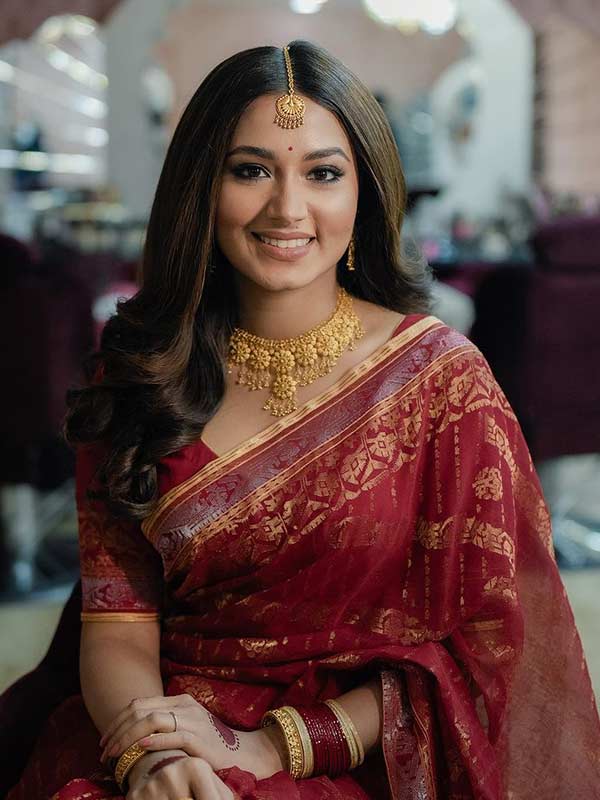 তাসনিয়ার বিয়ের সাজ চমকে দিয়েছিল অনেককেই।
