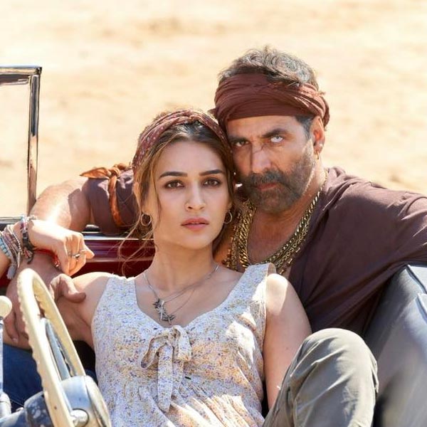 কোনও অভিনেত্রীকে তাঁর চেয়ে কমবয়সি অভিনেতার সঙ্গে পর্দায় রোম্যান্স করতে সচরাচর দেখা যায় না। বলিপাড়ায় এই ‘বৈষম্য’ নিয়ে আলোচনাও কম হয়নি।