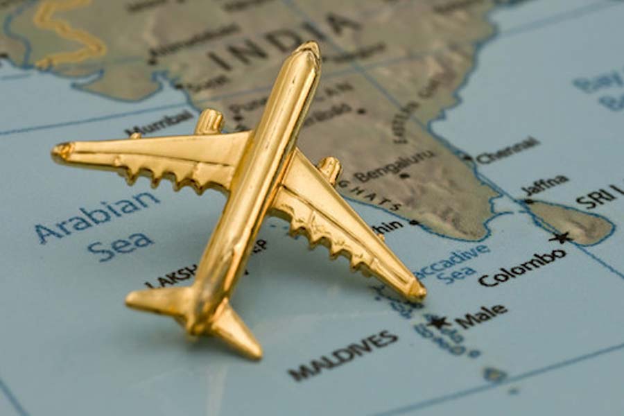 অভিবাসী মালয়ালিদের মধ্যে যাঁরা অদক্ষ শ্রমিক, তাঁদের পছন্দই হল উপসাগরীয় দেশ সৌদি আরব, কাতার, কুয়েত, ওমান, বাহরাইন। রিপোর্ট বলে, তাঁরা কেরলের অর্থনীতির প্রধান স্তম্ভ। বিদেশে বছরের পর বছর কাজ করে বিপুল টাকা রোজগার করে তাঁরা আবার নিজের দেশেই ফিরে আসেন।   