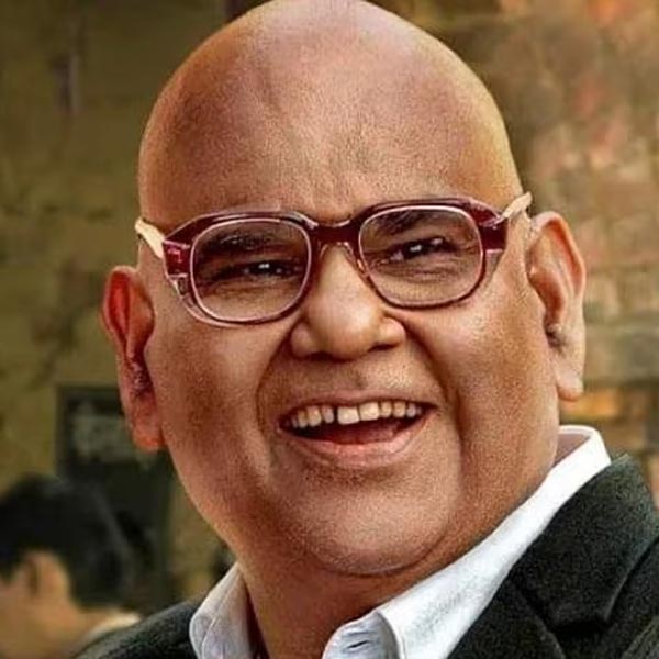 ‘মিস্টার ইন্ডিয়া’ ছবিতে ক্যালেন্ডারের চরিত্রে অভিনয় করে জনপ্রিয় হয়ে ওঠেন সতীশ কৌশিক। ‘দিওয়ানা মস্তানা’, ‘রাম লক্ষ্মণ’, ‘সজন চলে সসুরাল’, ‘হম আপকে দিল মে রহতে হ্যায়’-এর মতো একাধিক হিন্দি ছবিতে কৌতুকাভিনেতার চরিত্রে অভিনয় করতেন তিনি। 