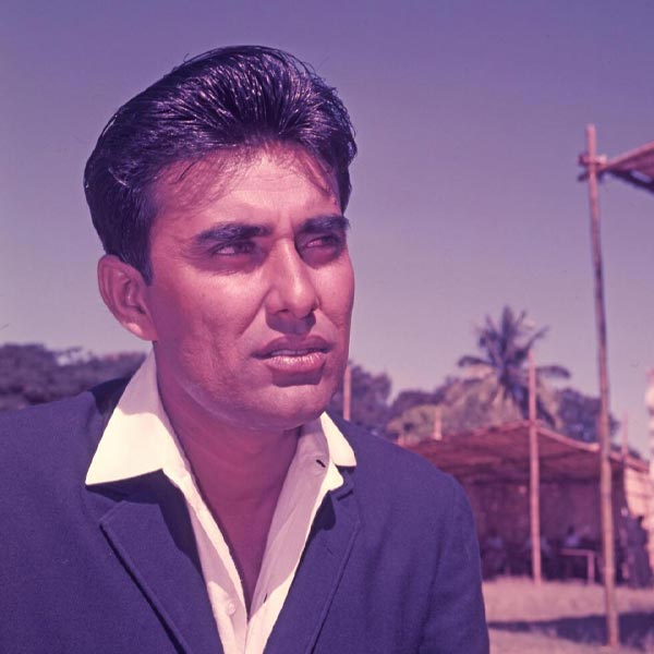 চলতি বছরে ৮৮ বছরে প্রাণ হারান প্রাক্তন ক্রিকেটার সেলিম দুরানি। ২৯টি টেস্ট ম্যাচে ৭৫টি উইকেট নিয়েছিলেন তিনি। ক্রিকেটের পাশাপাশি অভিনয় করতেও দেখা গিয়েছে সেলিমকে।