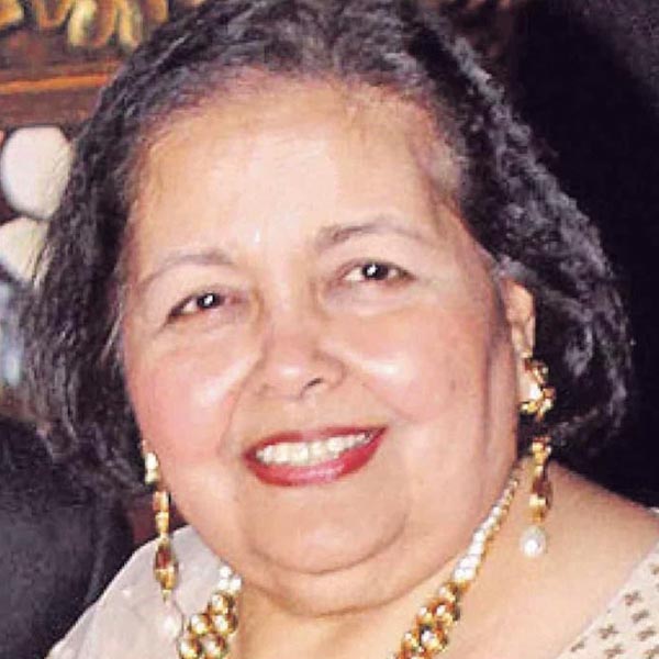 বলিপাড়ার জনপ্রিয় ছবিনির্মাতা যশ চোপড়ার স্ত্রী পামেলা চোপড়া। ২০১২ সালে মারা যান যশ। স্বামীর মৃত্যুর প্রায় এক দশক পর শেষ নিশ্বাস ত্যাগ করেন পামেলা।