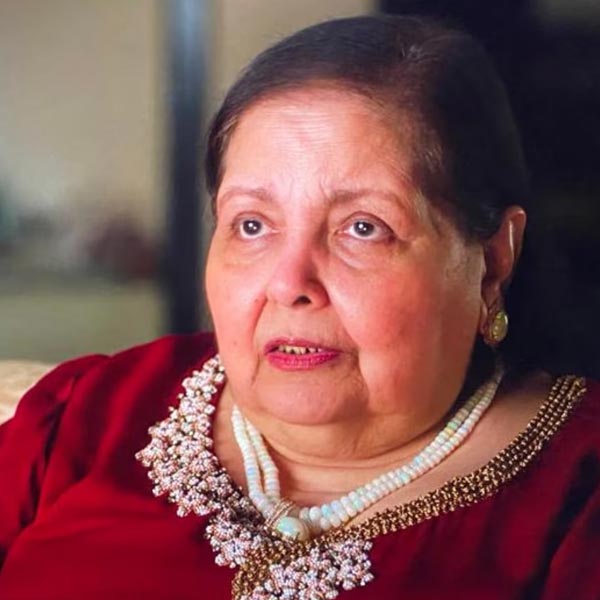 বয়সজনিত কারণে ৭৪ বছর বয়সে চলতি বছরের ২০ এপ্রিল মারা যান পামেলা।