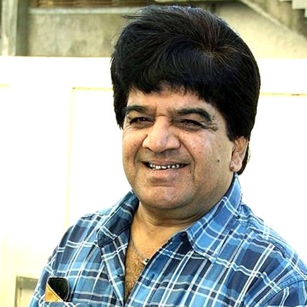 আসল নাম নাইম সৈয়দ। তবে পেশার ক্ষেত্রে অধিক পরিচিত ছিলেন জুনিয়র মেহমুদ নামে। অভিনয়ের পাশাপাশি পরিচালনা এবং প্রযোজনার সঙ্গেও যুক্ত ছিলেন তিনি।