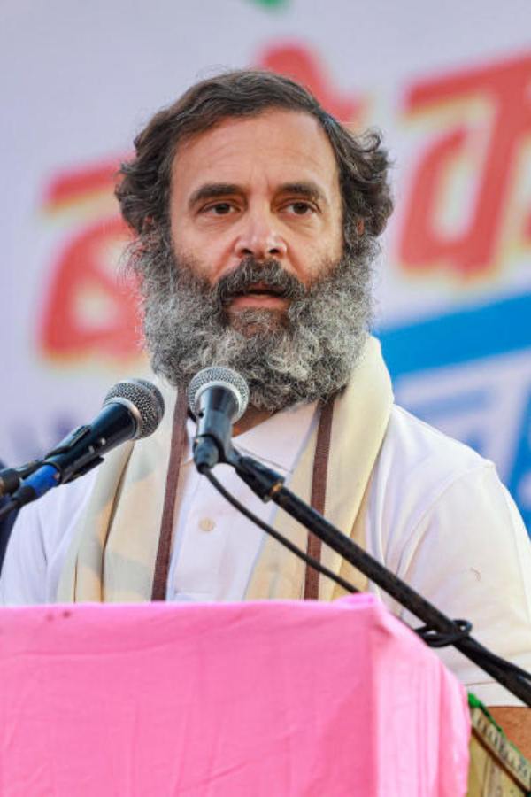 রাহুল গান্ধীর ‘ভারত জোড়ো যাত্রা’য় অভূতপূর্ব সাড়া পেয়েছে কংগ্রেস। রাহুল গান্ধীর নেতৃত্বাধীন এই কর্মসূচিকে ‘ঐতিহাসিক’ আখ্যা দিয়েছে হাতশিবির। 