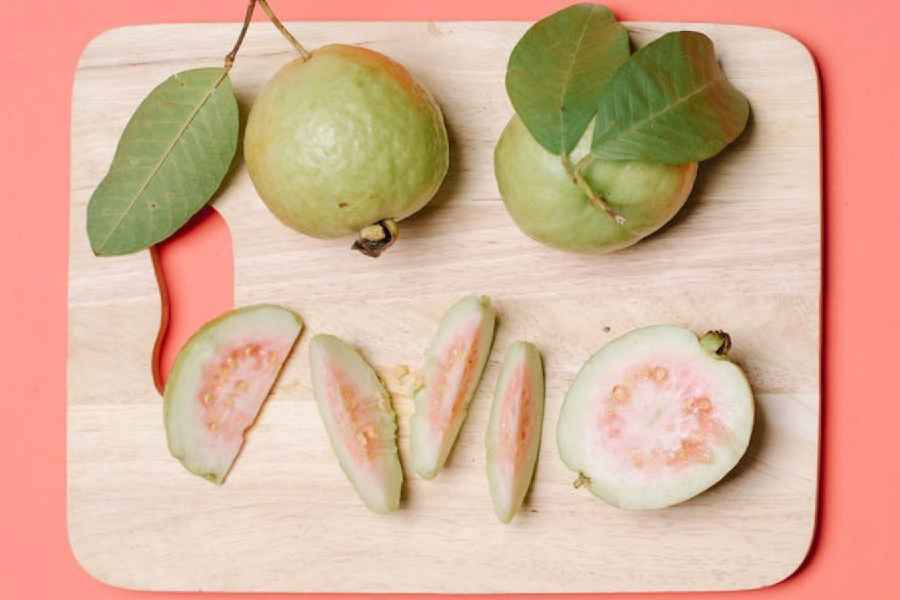 Five side effects of eating guava on regular basis.
