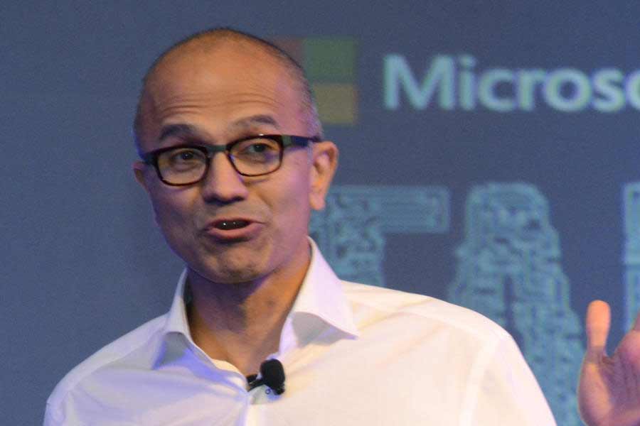 Google is seem to be losing AI war with Microsoft 